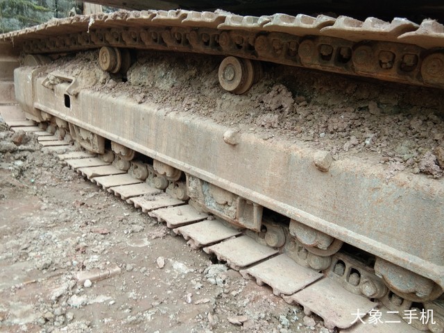 山东临工 LG6210 挖掘机