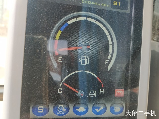 三一重工 SY135C-8 挖掘机