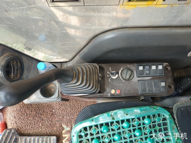 三一重工 SY215C-9 挖掘机