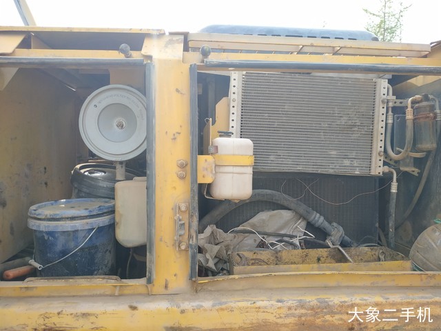 小松 PC200-6 挖掘机
