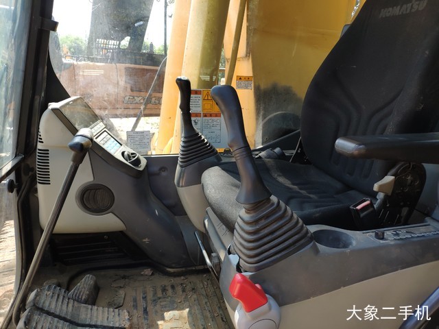 小松 PC240LC-8 挖掘机