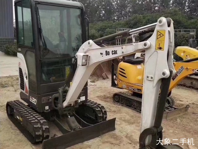 山猫 E20 挖掘机