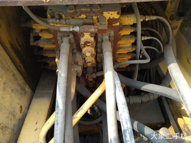 小松 PC240LC-8 挖掘机