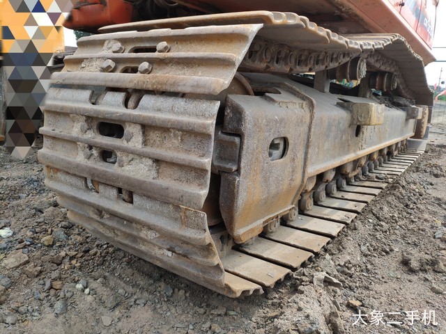 斗山 DX260LC 挖掘机