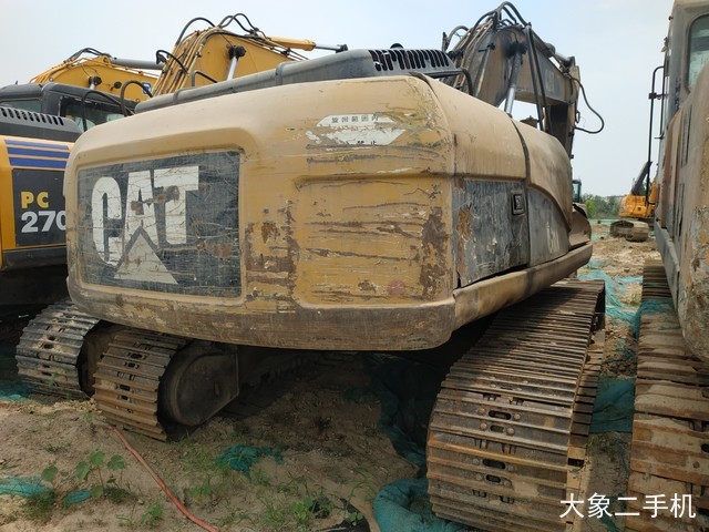 卡特彼勒 323DL 挖掘机