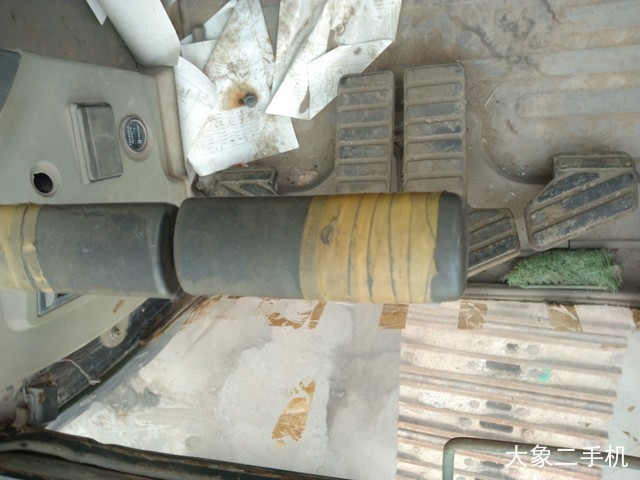 现代 R305LC-7 挖掘机