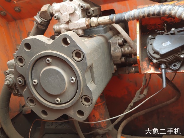 斗山 DX260LC 挖掘机