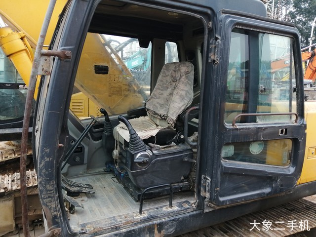 现代 R225LC-7 挖掘机