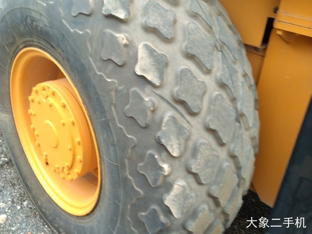 龙工 LG523A6 压路机