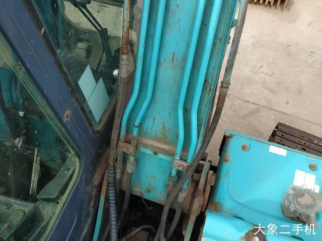 神钢 SK75-8 挖掘机