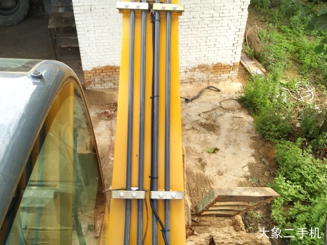 徐工 XE75D 挖掘机