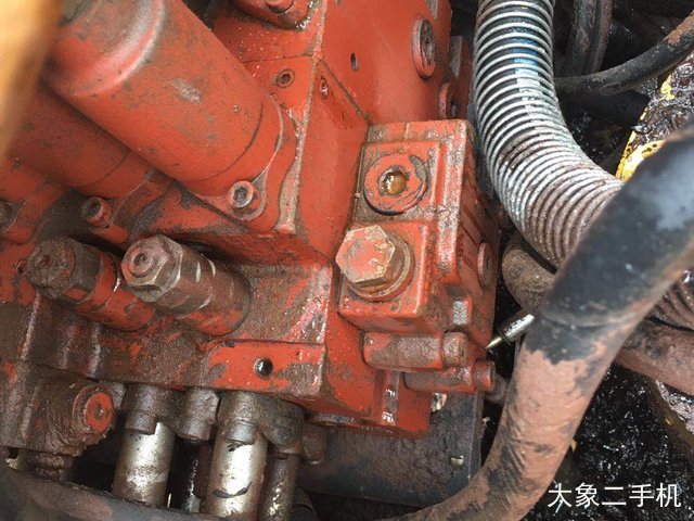 现代 R375LC-7 挖掘机