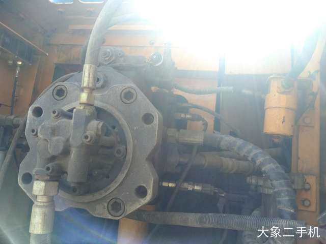 三一重工 SY235C-8 挖掘机