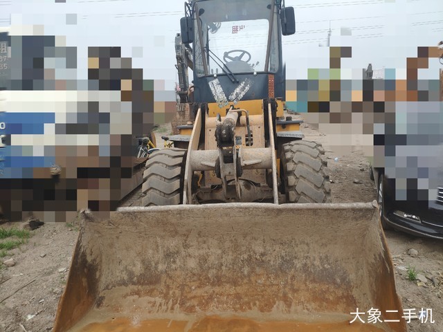 龙工 LG816B 装载机