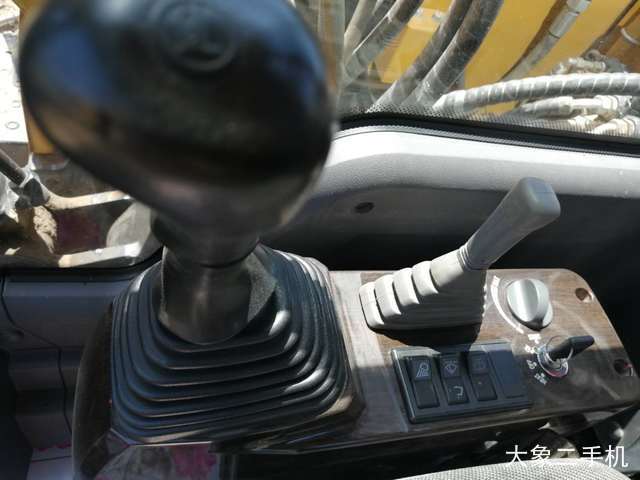 三一重工 SY75C 挖掘机