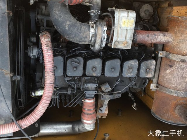 现代 R225LC-7 挖掘机