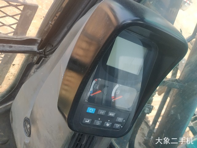 神钢 SK270D-8 挖掘机