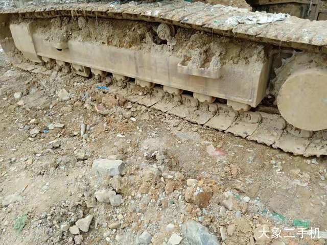 现代 R225LC-7 挖掘机