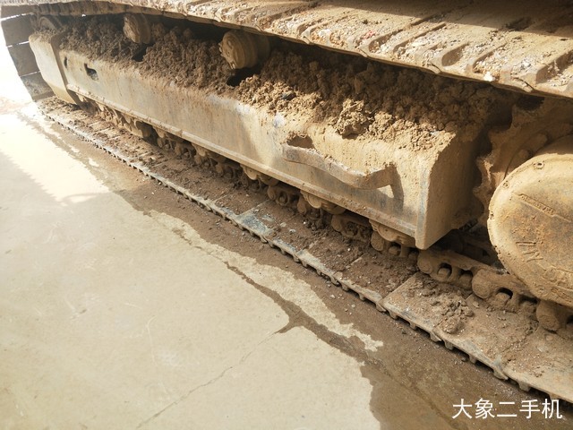 龙工 LG6225 挖掘机