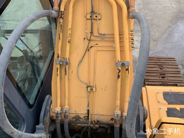 现代 R215-7C 挖掘机