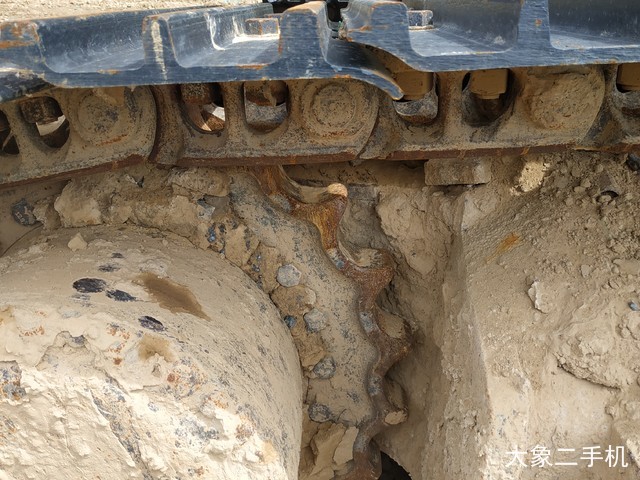 现代 R215-7 挖掘机