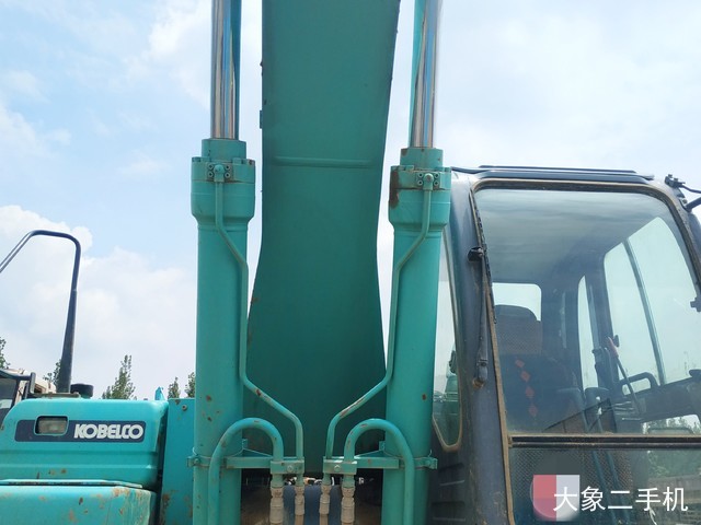 神钢 SK260LC-8 挖掘机