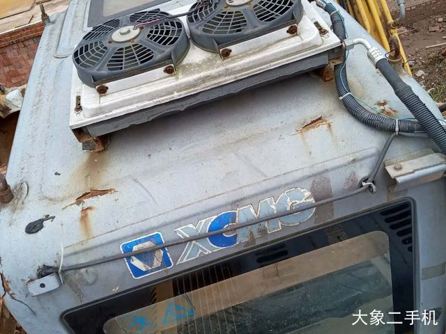 徐工 XE150D 挖掘机