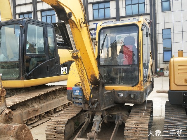 山东临工 LG665 挖掘机