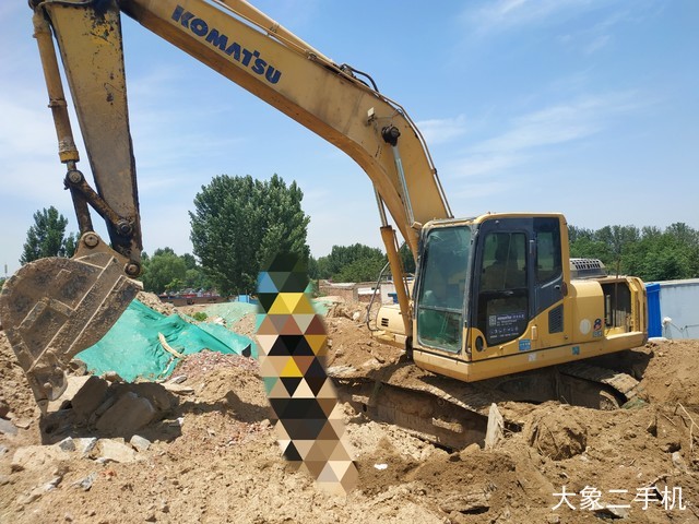 小松 PC200-8 挖掘机