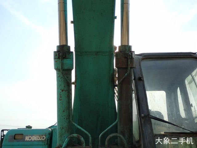 神钢 SK250-6E 挖掘机