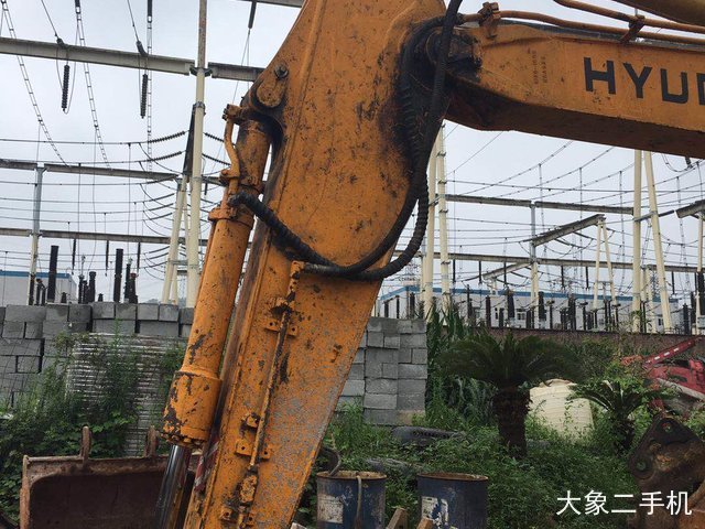 现代 R150LC-7 挖掘机