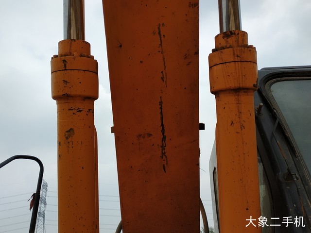 现代 R225LC-7 挖掘机