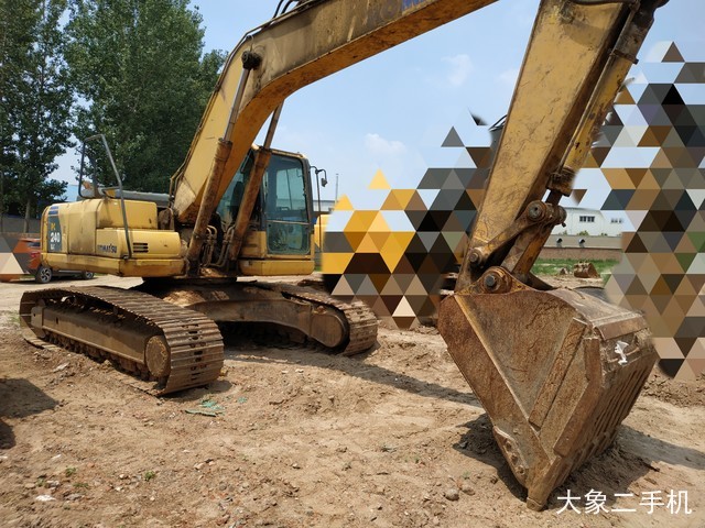 小松 PC240LC-8 挖掘机