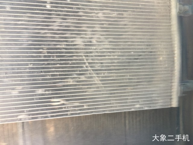 神钢 SK260LC-8 挖掘机