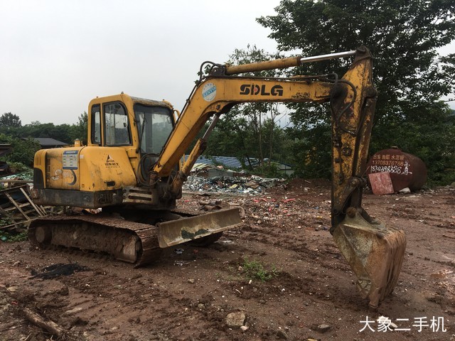 山东临工 LG665 挖掘机