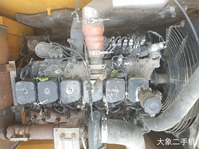 现代 R215-7C 挖掘机