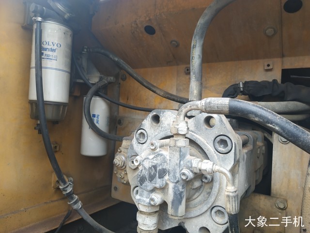 沃尔沃 EC210B 挖掘机