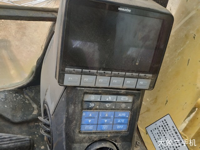 小松 PC220-8M0 挖掘机