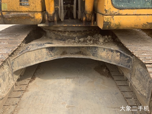 龙工 LG6225 挖掘机