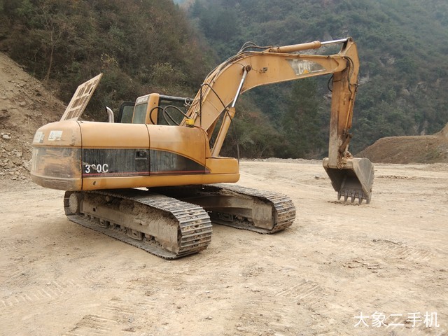 卡特彼勒 320C 挖掘机