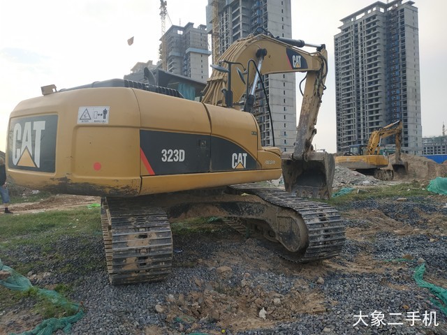 卡特彼勒 323D 挖掘机