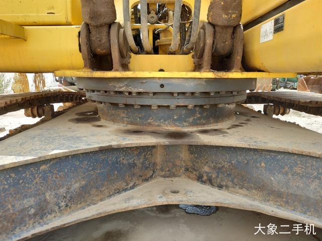 小松 PC240LC-8 挖掘机