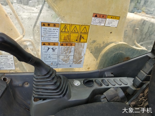 小松 PC240LC-8 挖掘机