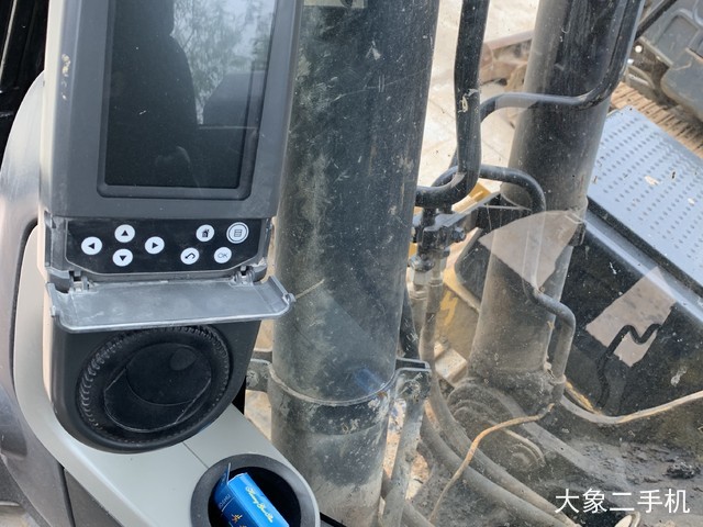 卡特彼勒 323DL 挖掘机