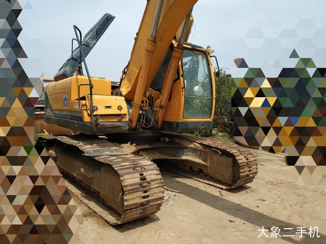 现代 R225LC-9 挖掘机