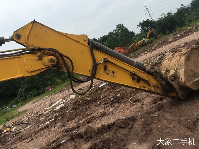 徐工 XE135B 挖掘机