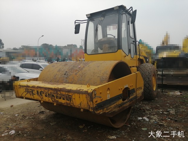 龙工 LG520B6 压路机
