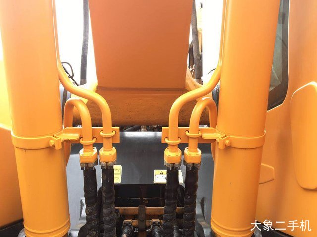 现代 R225LC-9T 挖掘机