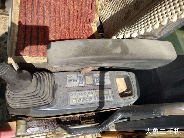 三一重工 SY235C-8 挖掘机