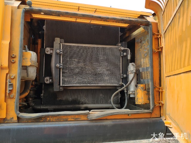 三一重工 SY215C-8 挖掘机